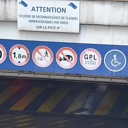 En Duplex-aircon-terrasse-parking-calme 아파트 보르도