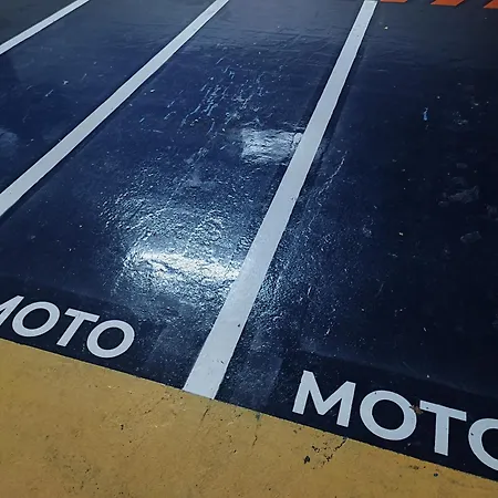 Appartamento En Duplex-aircon-terrasse-parking Gratuit-calme *