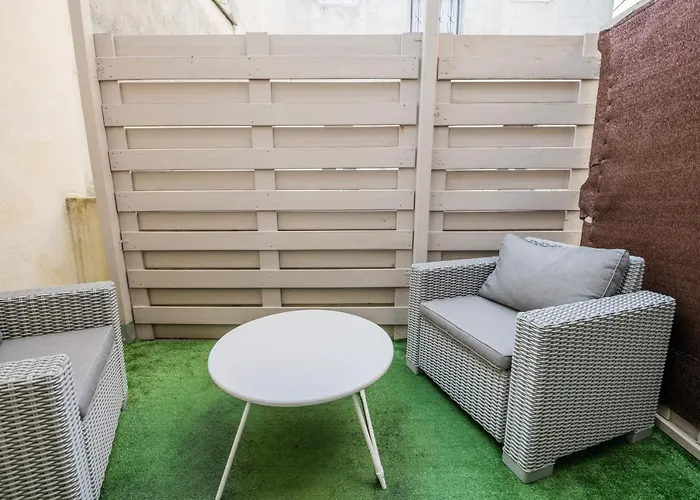 En Duplex-aircon-terrasse-parking Gratuit-calme Lejlighed *