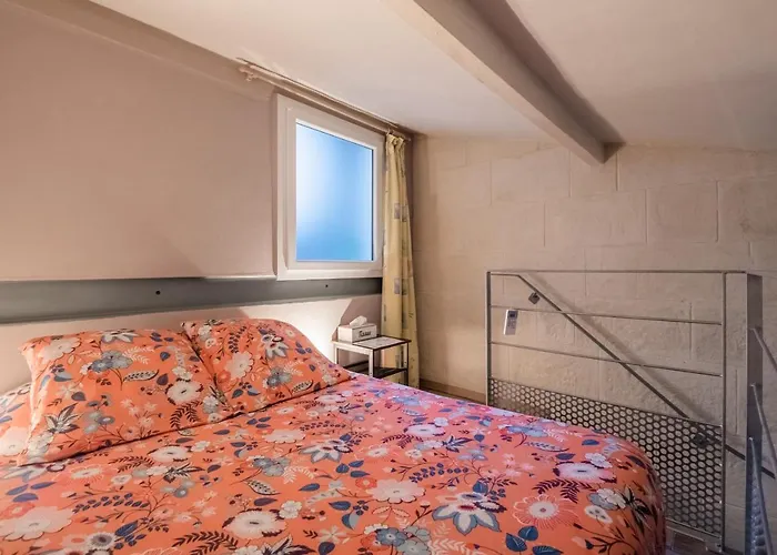 Apartman En Duplex-aircon-terrasse-parking Gratuit-calme