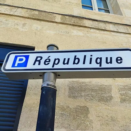 En Duplex-aircon-terrasse-parking Gratuit-calme Lejlighed *