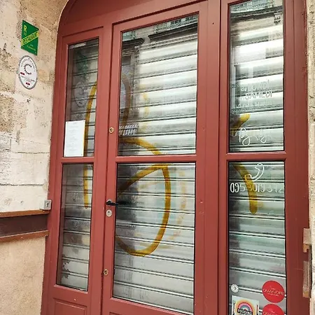 Lejlighed En Duplex-aircon-terrasse-parking Gratuit-calme Bordeaux